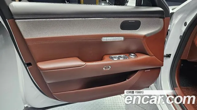 Genesis G90 Бензин 3.5 турбо AWD — Фото автомобиля 25