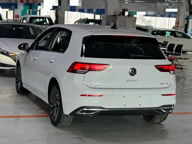 Volkswagen Golf — Фото автомобиля 5