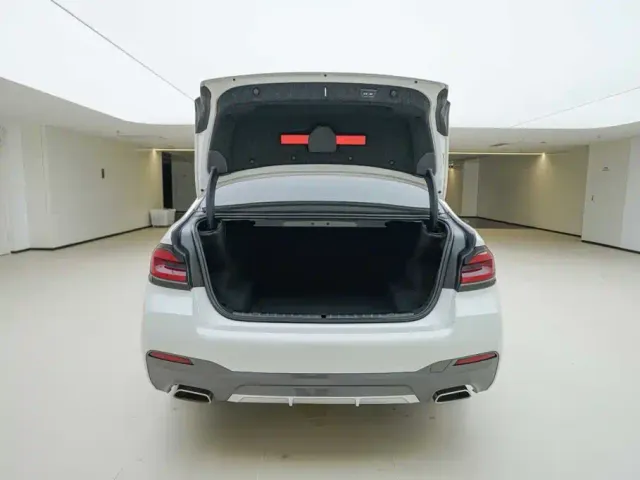 BMW 5 Series — Фото автомобиля 6