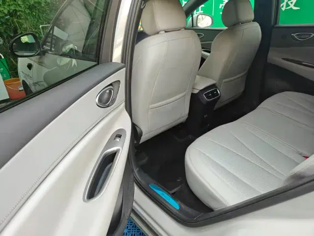BYD Sealion 06 — Фото автомобиля 14