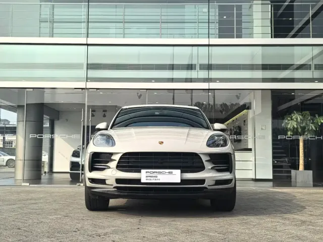 Porsche Macan 2021 Macan 2.0T — Фото автомобиля 2
