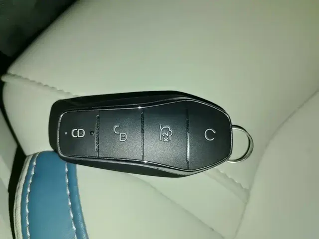 BYD Yuan Pro — Фото автомобиля 8