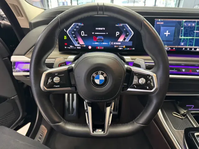 BMW 7 Series — Фото автомобиля 6