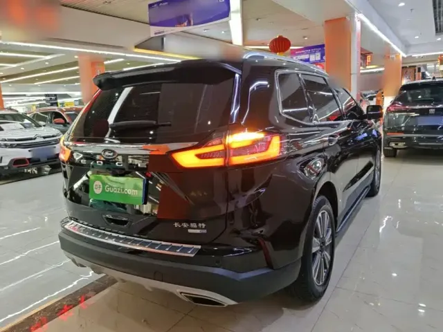 Ford Edge — Фото автомобиля 6