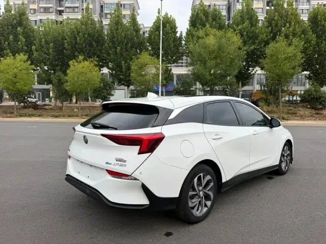 Buick Velite 6 — Фото автомобиля 5