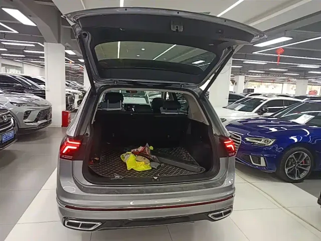Volkswagen Tiguan L PHEV — Фото автомобиля 18