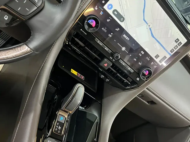 Toyota Alphard — Фото автомобиля 27