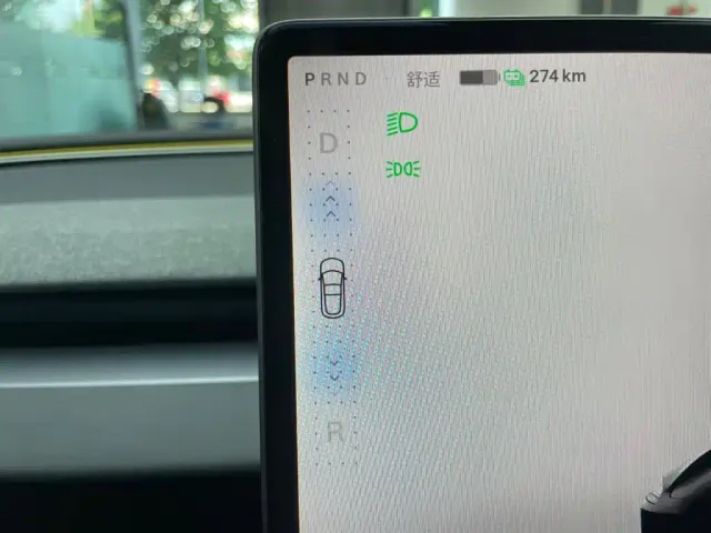 Tesla Model 3 — Фото автомобиля 16