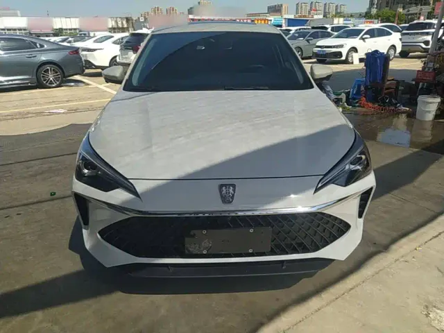 Roewe i5 — Фото автомобиля 2