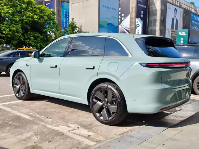 Li Auto L6 — Фото автомобиля 7