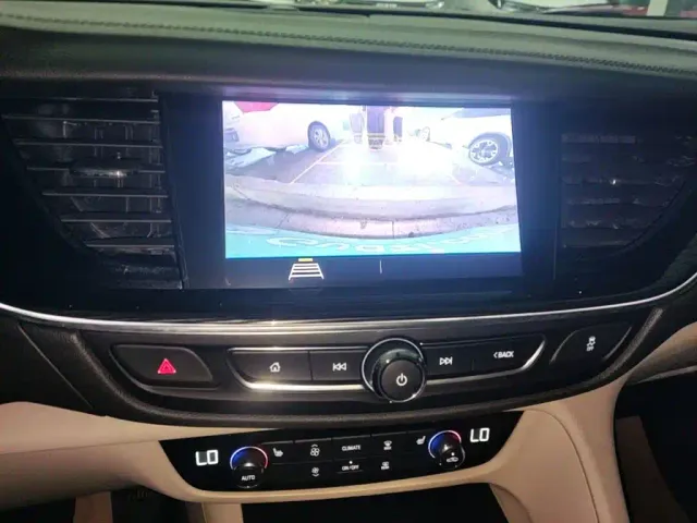 Buick Regal — Фото автомобиля 12