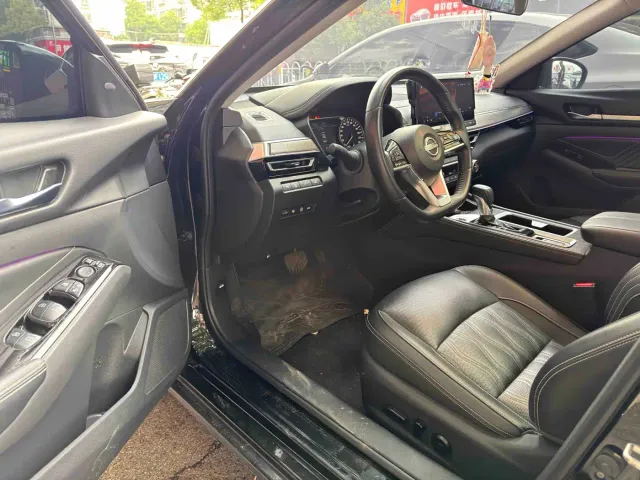 Nissan Teana — Фото автомобиля 3