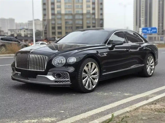 Фотография автомобиля — Bentley Flying Spur