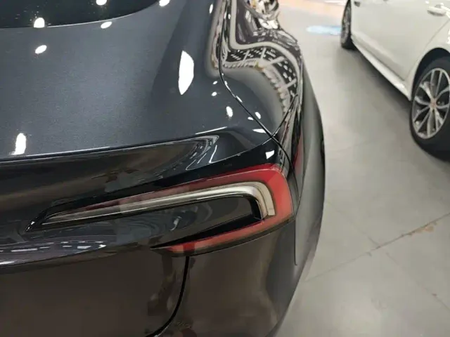 Tesla Model 3 — Фото автомобиля 7