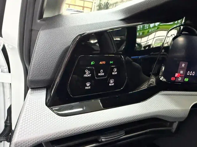 Volkswagen Golf 2023 Facelift 280TSI DSG Pro — Фото автомобиля 10