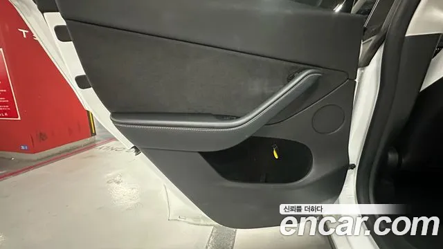 Tesla Model Y — Фото автомобиля 20