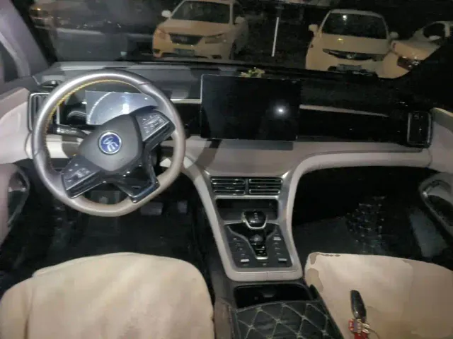 BYD Song Pro — Фото автомобиля 10