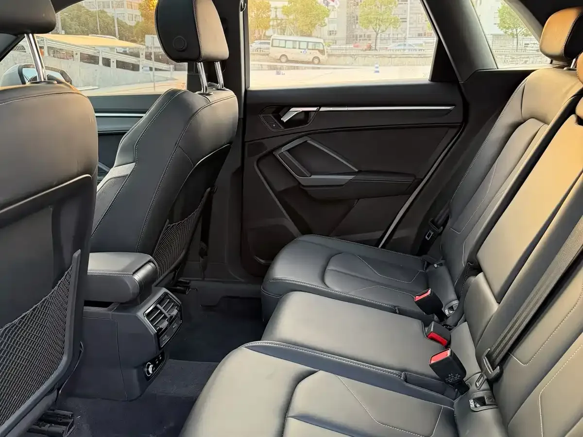 Audi Audi Q3 2024 35 TFSI Fashion Sport — Фото автомобиля 5