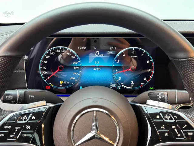 Mercedes-Benz E-Class — Фото автомобиля 7