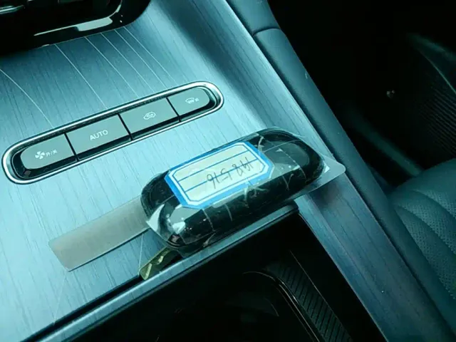 Geely Galaxy E5 — Фото автомобиля 8