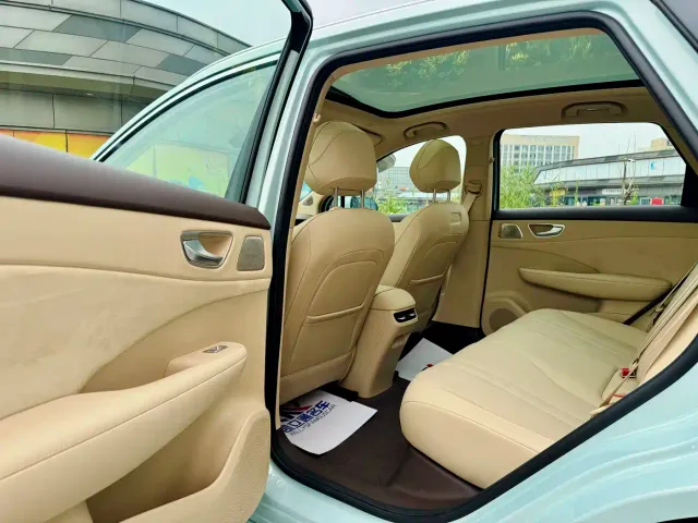 Shangjie SUV — Фото автомобиля 11