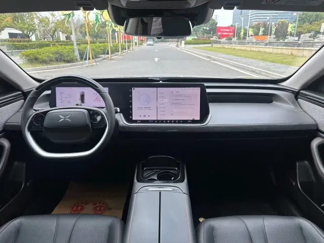 Xpeng P7 — Фото автомобиля 7