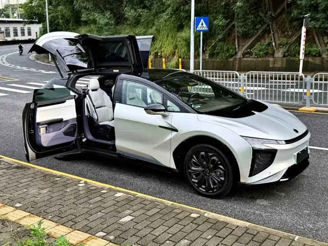 HiPhi HiPhi X 2021 Flagship Edition 6-Seater — Фото автомобиля 18