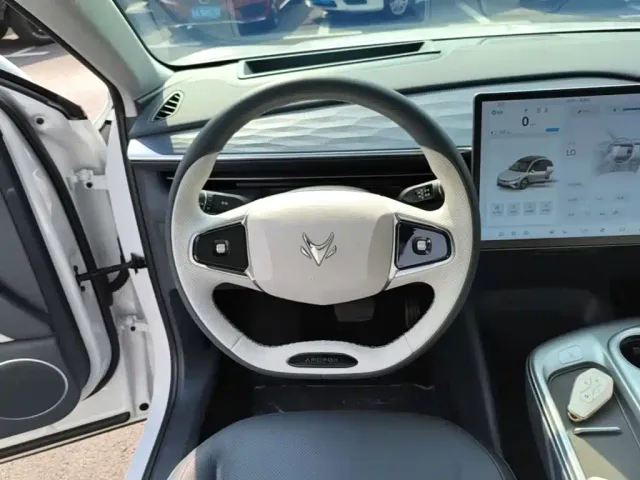 Arcfox Alpha T5 — Фото автомобиля 10