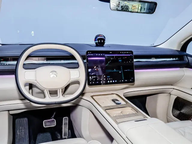 Nio ES8 — Фото автомобиля 25
