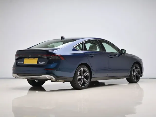 Honda Accord — Фото автомобиля 6