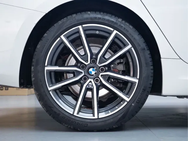 BMW 3 Series — Фото автомобиля 23