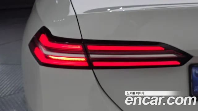 BMW 5-Series 5 серия (G60) — Фото автомобиля 23