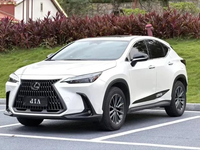 Фотография автомобиля — Lexus NX