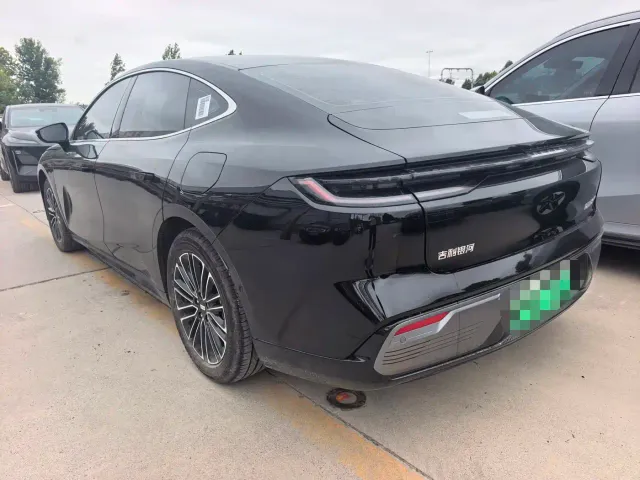 Geely Galaxy Xingyao 8 — Фото автомобиля 10