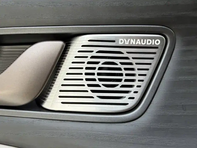 Denza Denza D9 2022 DM-i 970 All-Wheel Drive Honor Edition — Фото автомобиля 23