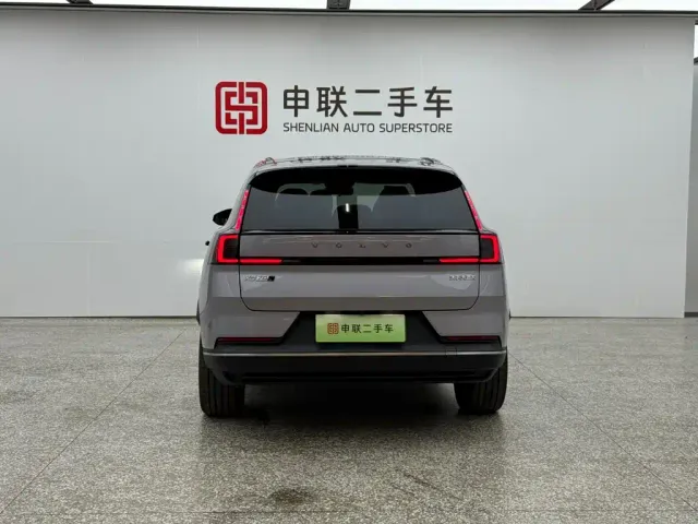 Volvo XC70 Plug-in Hybrid — Фото автомобиля 2