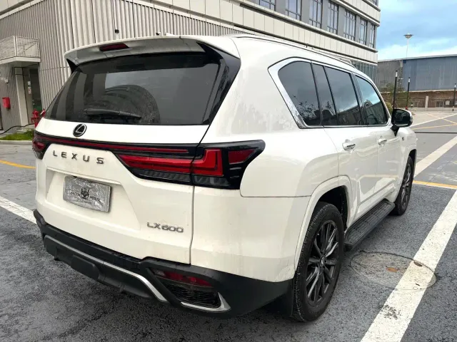 Lexus LX — Фото автомобиля 8