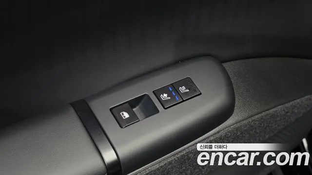 Hyundai Grandeur Grandeur (GN7) 2.5 Бензин 2WD — Фото автомобиля 16