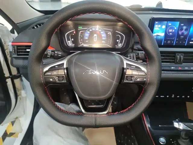 Dongfeng Yixuan — Фото автомобиля 10