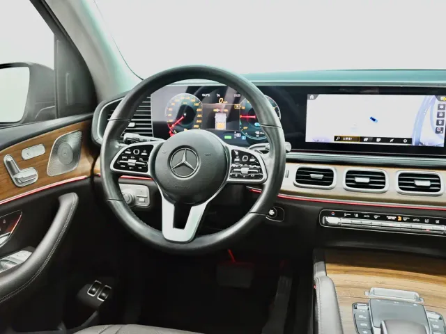 Mercedes-Benz GLE-Class — Фото автомобиля 12