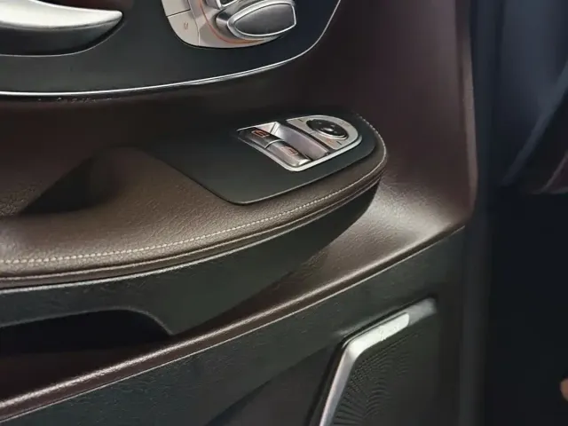 Mercedes-Benz V-Class — Фото автомобиля 15