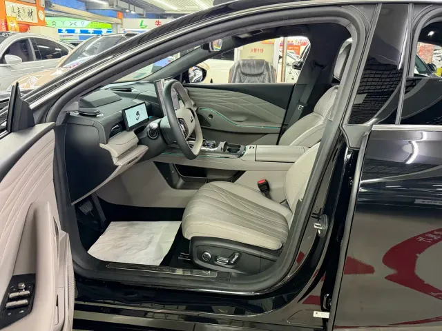 Geely Galaxy Xingyao 8 — Фото автомобиля 7