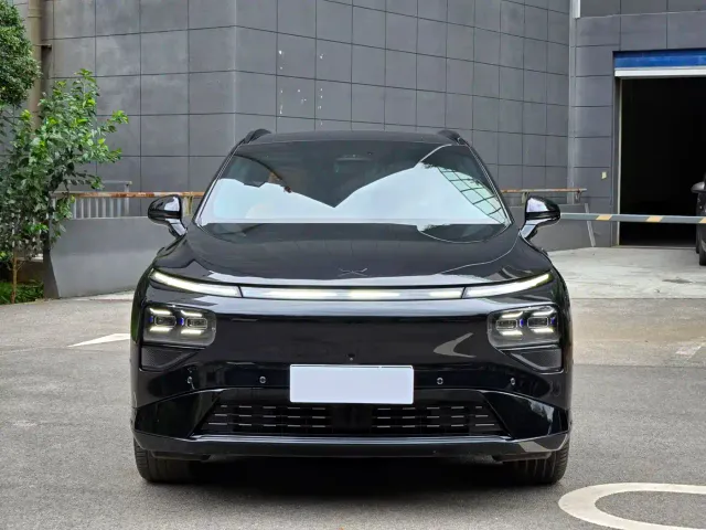 Xpeng G9 — Фото автомобиля 4