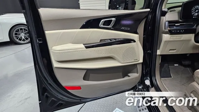 Kia Carnival Generation 4 — Фото автомобиля 13