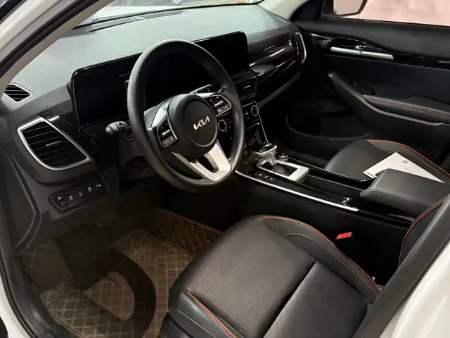 Kia Seltos — Фото автомобиля 3