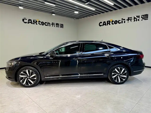Volkswagen Passat — Фото автомобиля 7