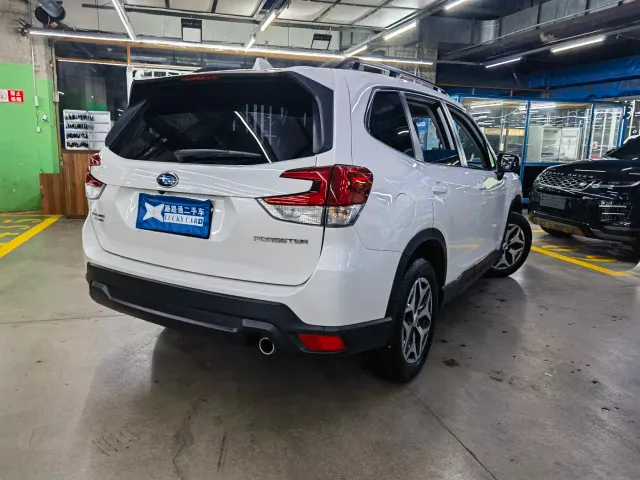 Subaru Forester — Фото автомобиля 4