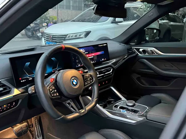 BMW i4 — Фото автомобиля 4