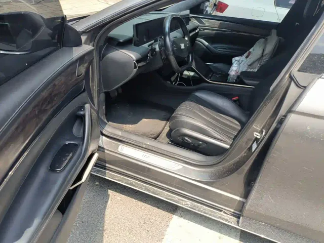 IM Motors L7 — Фото автомобиля 13