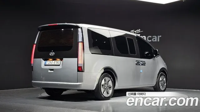 Hyundai Staria Staria L3.5 Tourer 11 мест — Фото автомобиля 2